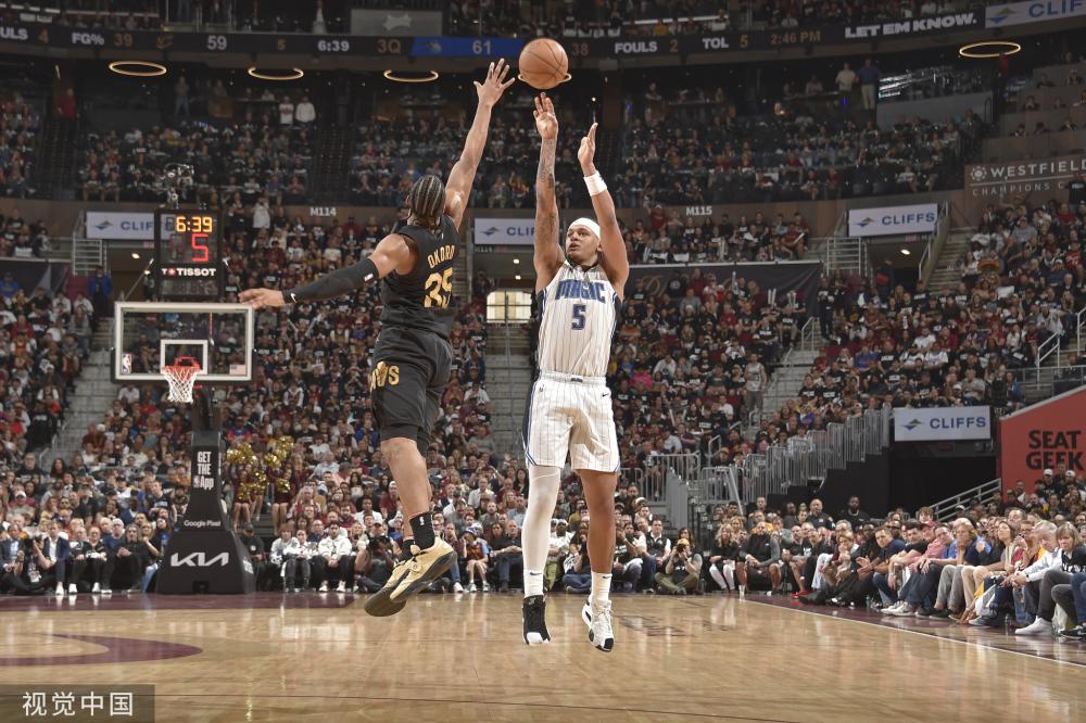 构压力下的 构压力下的